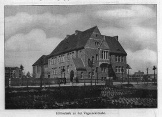 1. historisches Bild von Hilfsschule & Sonderschule