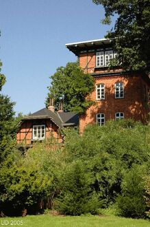 2. aktuelles Bild von Hofmeierhaus und Wasserturm der Albrechtsburg