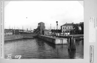 2. historisches Bild von Brückenanlage zwischen Altem und Neuem Hafen